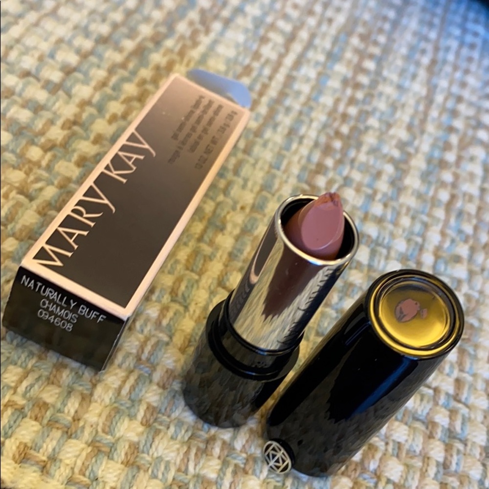Mary Kay lipstick 💄 naturally buff